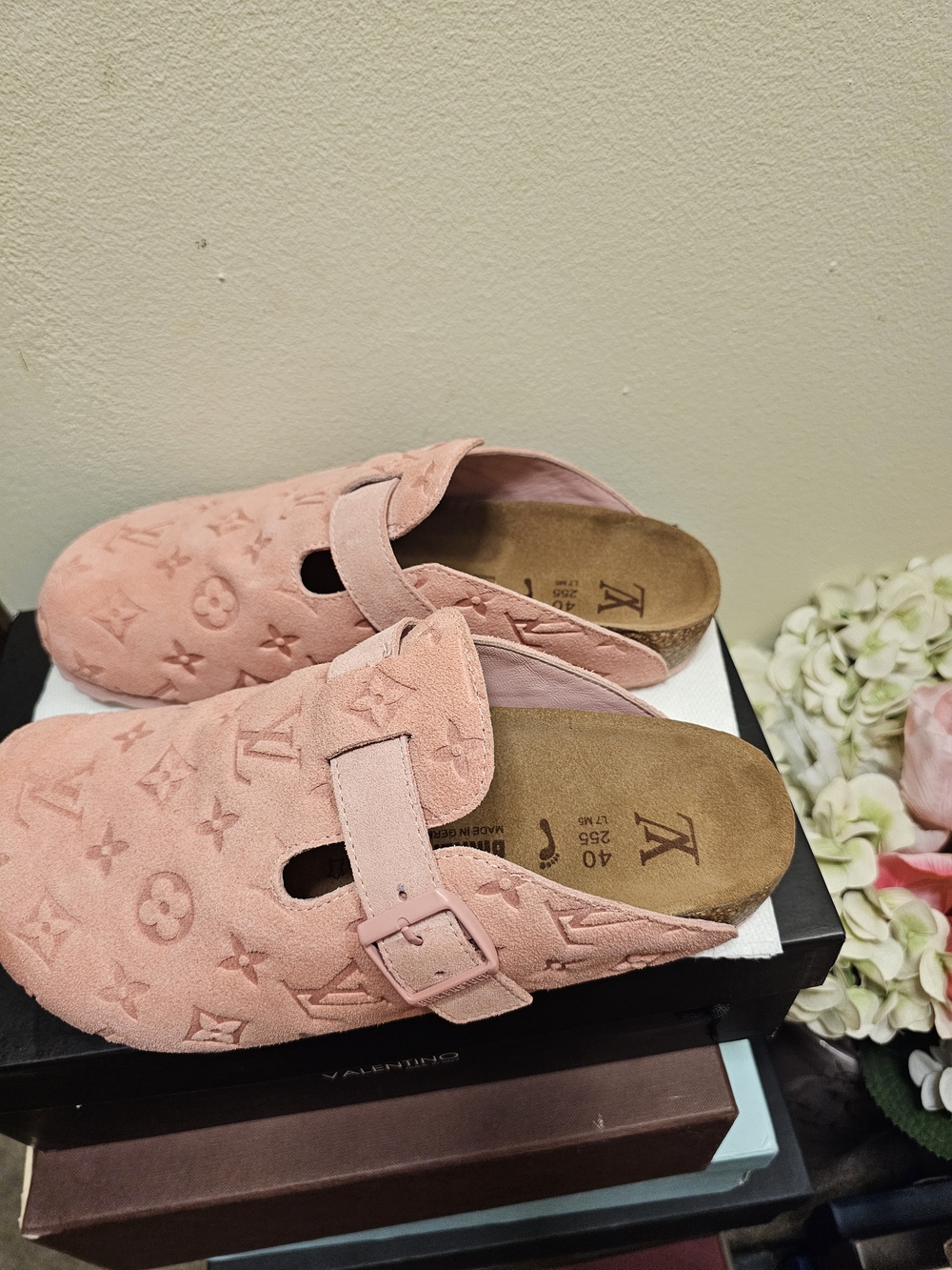 Birkenstock Pink Suede Embossed Clog Mules.  Made In Germany - Picture 3 of 6